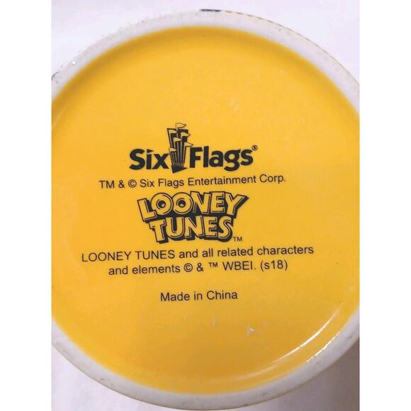 Six Flags Magic Mountain Looney Tunes Tweety Bird YELLOW Ceramic Wide Mug Cup - Picture 16 of 16